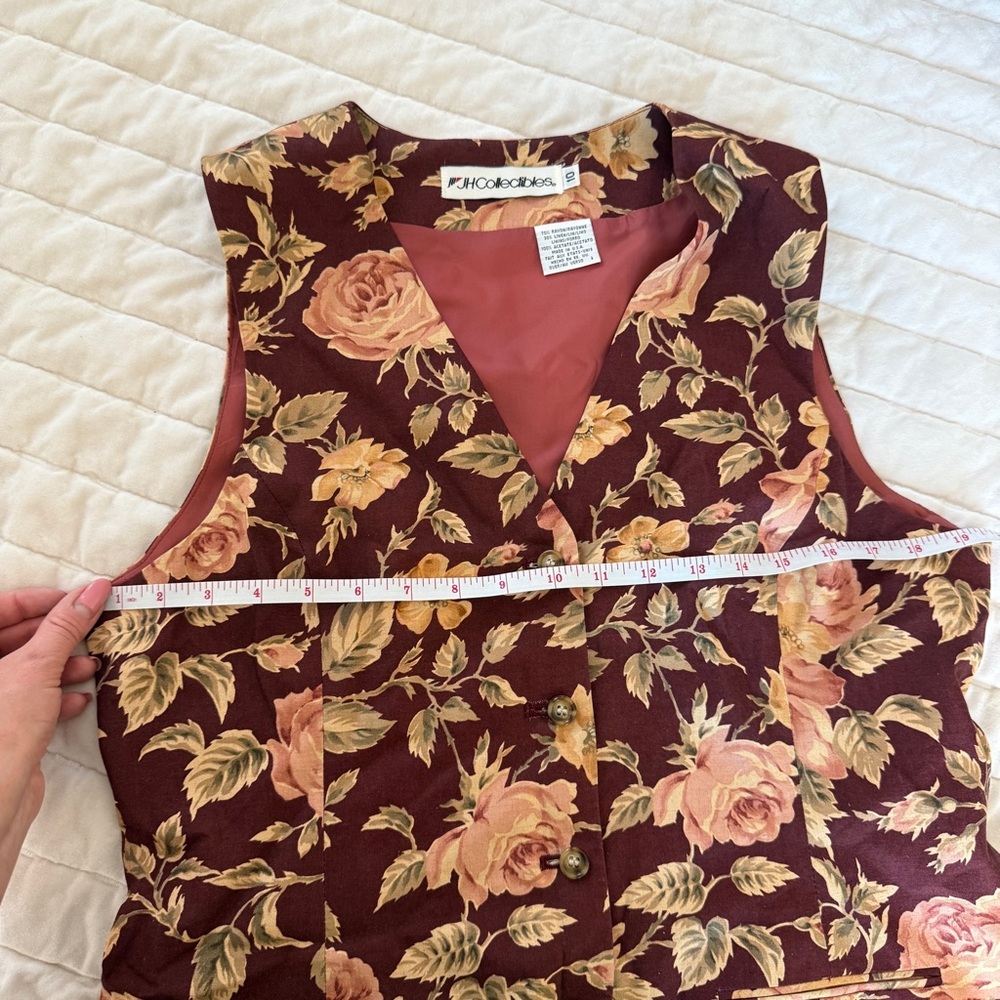 JH Collectibles retro vintage 90s red brown floral vest with button-up front - Picture 5 of 6